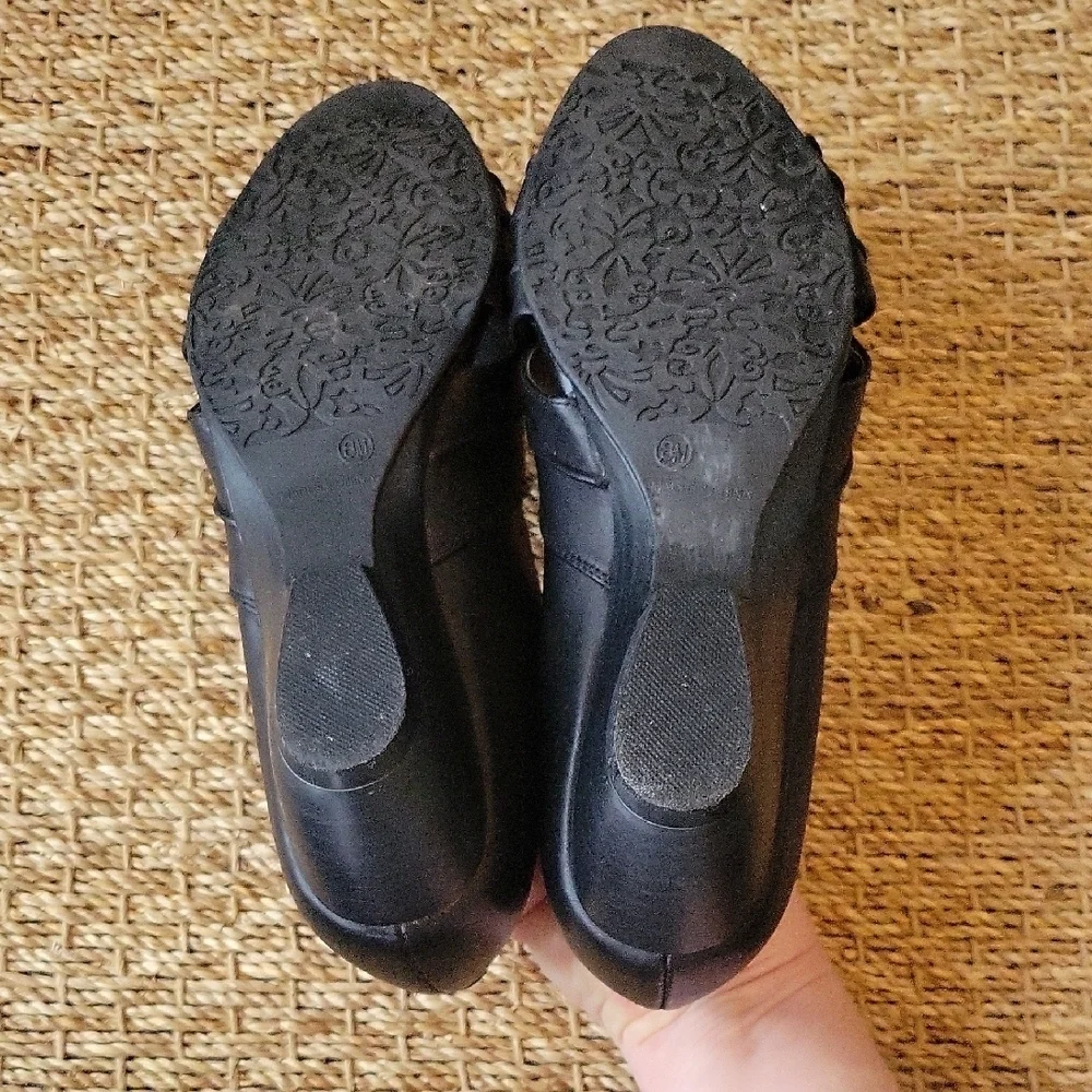 Adagio Chic Black Peep-Toe Leather Wedges Size 8.